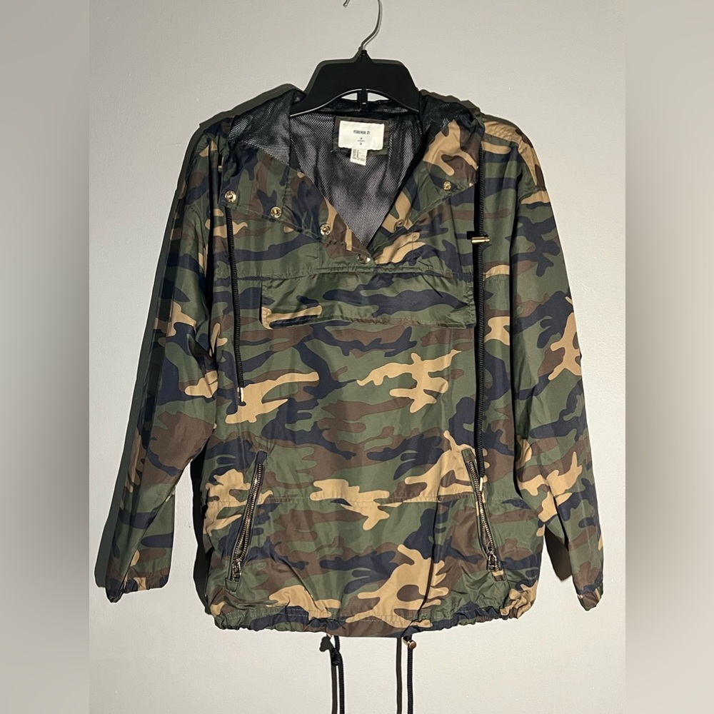 Forever 21 - Camo Pullover/ Jacket